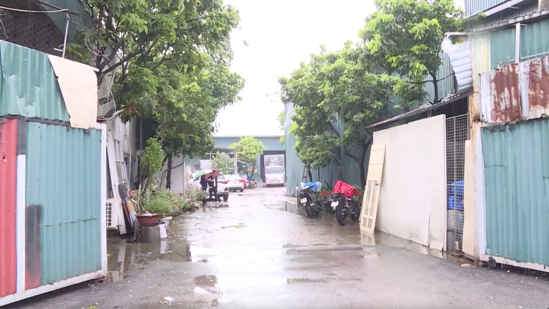 Xã Sơn Đồng: Nhà xưởng vi phạm vẫn ngang nhiên hoạt động | Hộp thư truyền hình | 10/11/2025